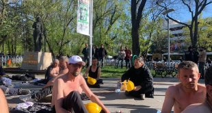 BİR İSTİBDATIN GÜNBATIMI: DİRENİŞ VE DEBELENME